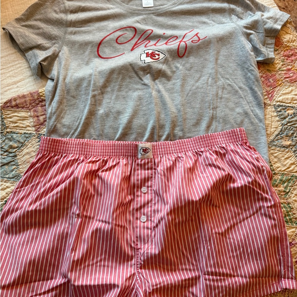 Women's Gray and Red Chiefs Pajama Set